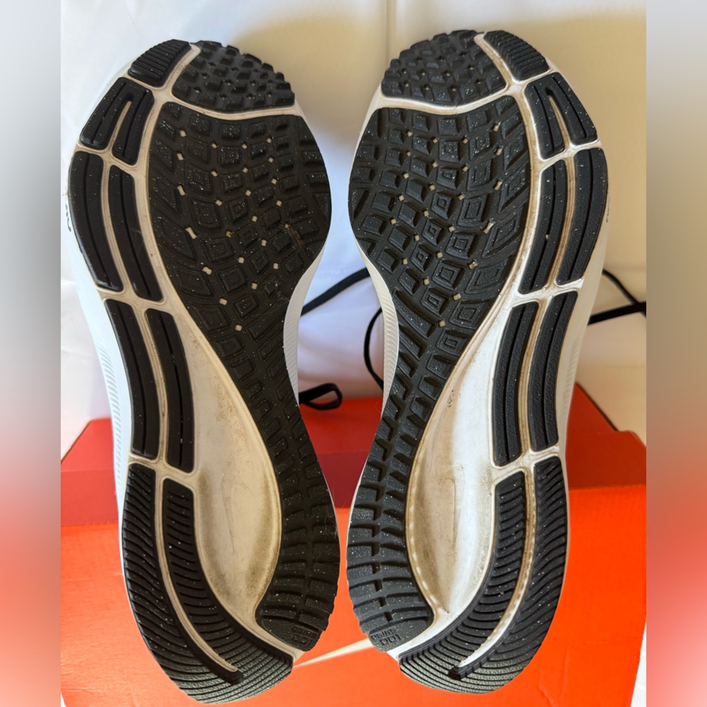 Nike Women’s Black Air Zoom Pegasus 38 - Picture 5 of 7